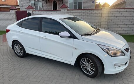 Hyundai Solaris II рестайлинг, 2016 год, 1 050 000 рублей, 5 фотография