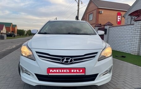 Hyundai Solaris II рестайлинг, 2016 год, 1 050 000 рублей, 2 фотография