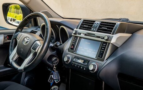 Toyota Land Cruiser Prado 150 рестайлинг 2, 2015 год, 3 250 000 рублей, 12 фотография