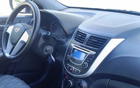 Hyundai Solaris II рестайлинг, 2012 год, 795 000 рублей, 9 фотография