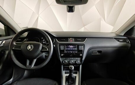 Skoda Octavia, 2017 год, 1 611 000 рублей, 14 фотография