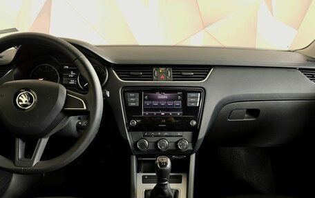 Skoda Octavia, 2017 год, 1 611 000 рублей, 15 фотография