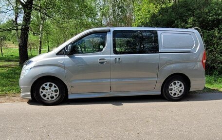 Hyundai Grand Starex Grand Starex I рестайлинг 2, 2011 год, 1 020 000 рублей, 3 фотография