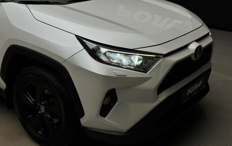 Toyota RAV4, 2021 год, 3 450 000 рублей, 8 фотография