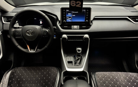 Toyota RAV4, 2021 год, 3 450 000 рублей, 10 фотография