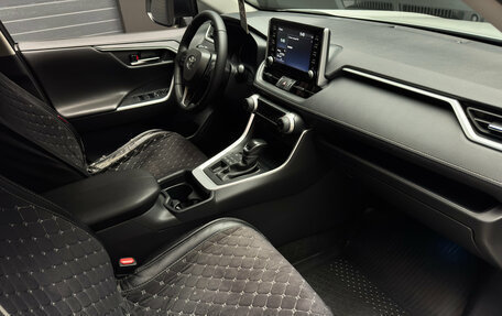 Toyota RAV4, 2021 год, 3 450 000 рублей, 12 фотография