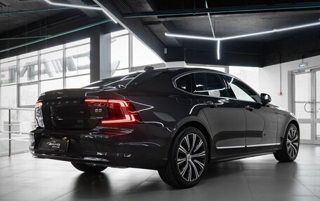 Volvo S90 II рестайлинг, 2024 год, 5 800 000 рублей, 5 фотография