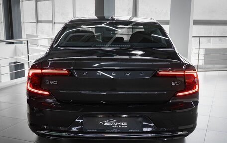 Volvo S90 II рестайлинг, 2024 год, 5 800 000 рублей, 4 фотография