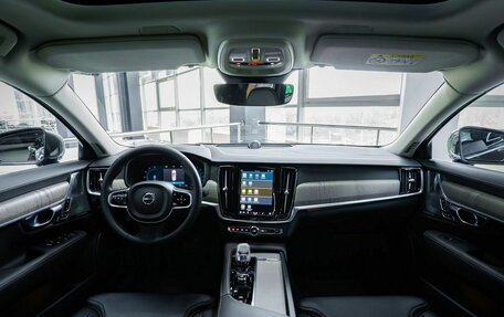 Volvo S90 II рестайлинг, 2024 год, 5 800 000 рублей, 26 фотография