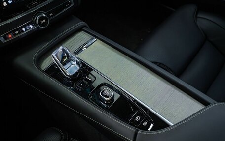 Volvo S90 II рестайлинг, 2024 год, 5 800 000 рублей, 31 фотография