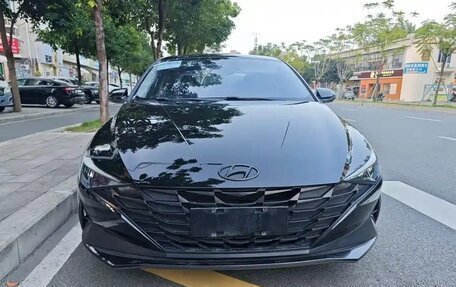Hyundai Elantra, 2022 год, 1 050 000 рублей, 2 фотография