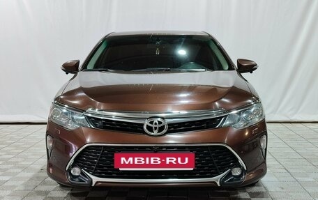 Toyota Camry, 2017 год, 2 450 000 рублей, 2 фотография