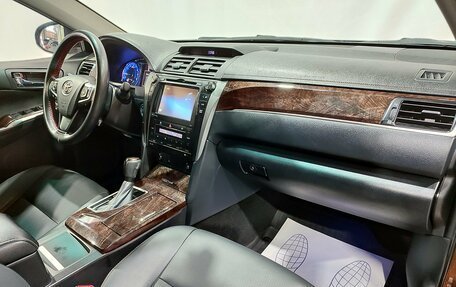 Toyota Camry, 2017 год, 2 450 000 рублей, 14 фотография