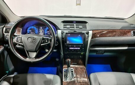 Toyota Camry, 2017 год, 2 450 000 рублей, 15 фотография