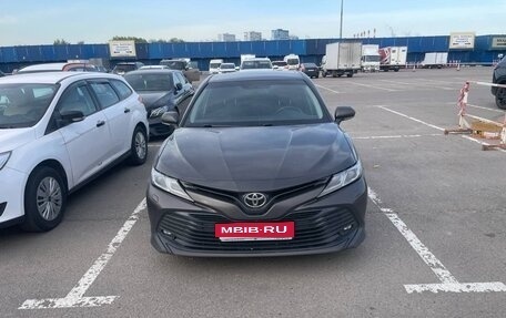 Toyota Camry, 2019 год, 2 350 000 рублей, 1 фотография