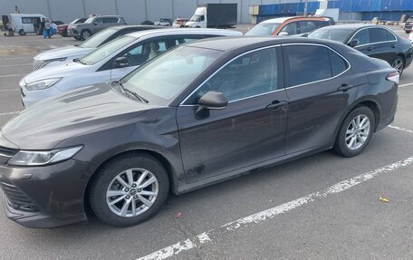 Toyota Camry, 2019 год, 2 350 000 рублей, 3 фотография