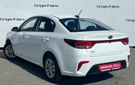 KIA Rio IV, 2018 год, 1 300 000 рублей, 4 фотография