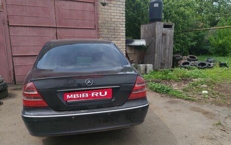 Mercedes-Benz E-Класс, 2003 год, 750 000 рублей, 10 фотография