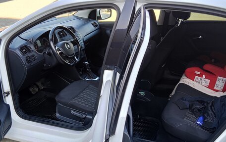 Volkswagen Polo VI (EU Market), 2016 год, 950 000 рублей, 9 фотография