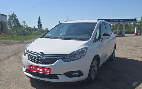Opel Zafira C рестайлинг, 2017 год, 1 100 000 рублей, 2 фотография