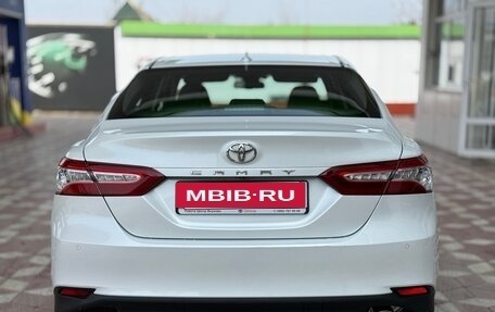 Toyota Camry, 2021 год, 2 870 000 рублей, 8 фотография