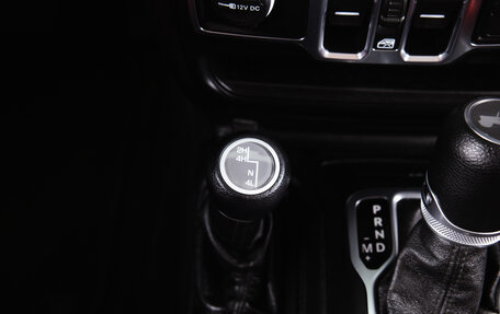 Jeep Wrangler, 2019 год, 3 649 000 рублей, 23 фотография