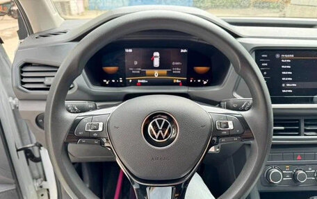 Volkswagen T-Cross I, 2022 год, 1 349 000 рублей, 9 фотография