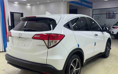 Honda Vezel, 2022 год, 1 345 000 рублей, 6 фотография