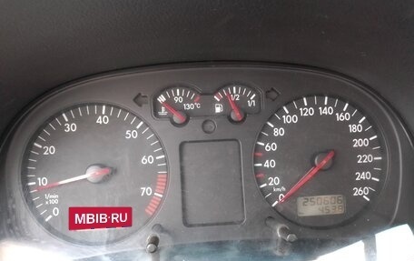 Volkswagen Bora, 2002 год, 350 000 рублей, 7 фотография
