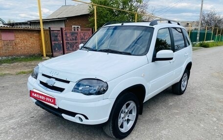 Chevrolet Niva I рестайлинг, 2019 год, 872 000 рублей, 2 фотография
