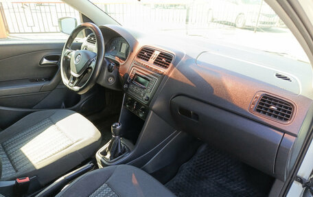 Volkswagen Polo VI (EU Market), 2015 год, 820 000 рублей, 11 фотография