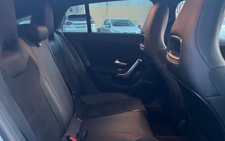 Mercedes-Benz CLA, 2019 год, 2 600 000 рублей, 2 фотография