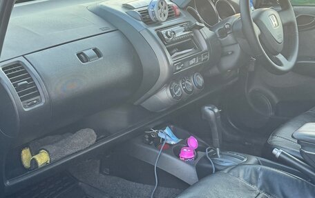 Honda Fit III, 2003 год, 350 000 рублей, 13 фотография