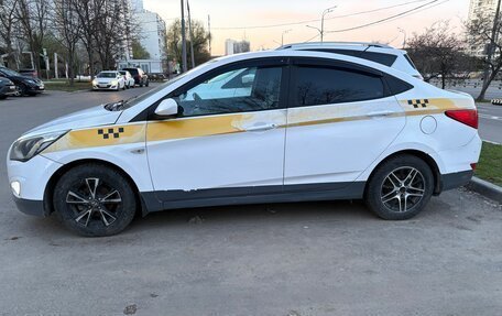 Hyundai Solaris II рестайлинг, 2016 год, 565 000 рублей, 3 фотография