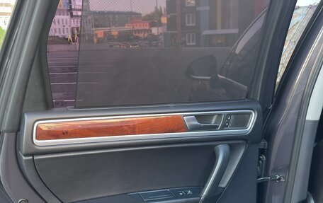 Volkswagen Touareg III, 2011 год, 2 380 000 рублей, 10 фотография