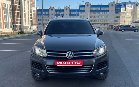 Volkswagen Touareg III, 2011 год, 2 380 000 рублей, 7 фотография