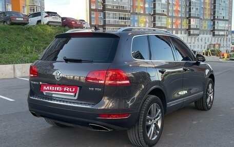 Volkswagen Touareg III, 2011 год, 2 380 000 рублей, 3 фотография