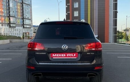 Volkswagen Touareg III, 2011 год, 2 380 000 рублей, 4 фотография