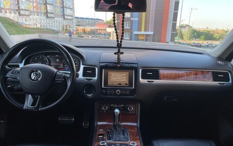 Volkswagen Touareg III, 2011 год, 2 380 000 рублей, 21 фотография