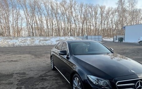 Mercedes-Benz E-Класс, 2019 год, 2 700 000 рублей, 9 фотография