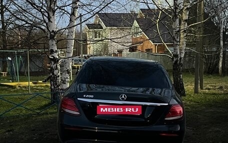 Mercedes-Benz E-Класс, 2019 год, 2 700 000 рублей, 5 фотография