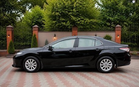 Toyota Camry, 2021 год, 2 600 000 рублей, 4 фотография