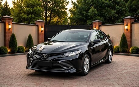 Toyota Camry, 2021 год, 2 600 000 рублей, 3 фотография