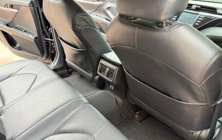 Toyota Camry, 2021 год, 2 600 000 рублей, 9 фотография