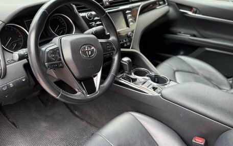 Toyota Camry, 2021 год, 2 600 000 рублей, 7 фотография