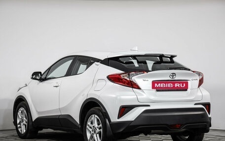 Toyota C-HR I рестайлинг, 2024 год, 3 399 000 рублей, 7 фотография