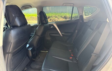 Toyota RAV4, 2019 год, 3 300 000 рублей, 14 фотография