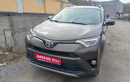 Toyota RAV4, 2019 год, 2 800 000 рублей, 2 фотография