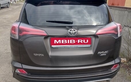 Toyota RAV4, 2019 год, 2 800 000 рублей, 4 фотография