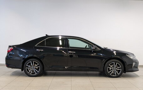 Toyota Camry, 2018 год, 2 750 000 рублей, 4 фотография